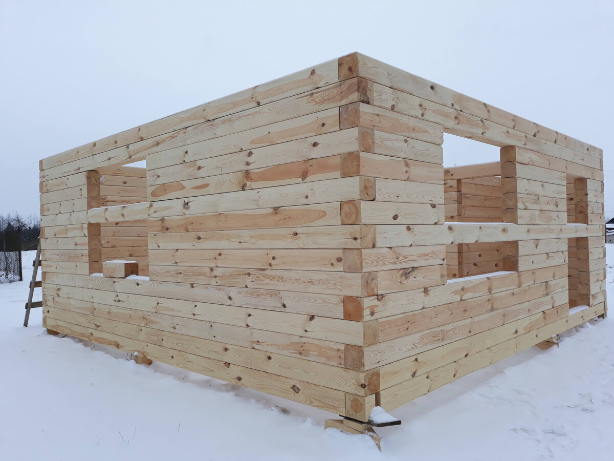 Наш дом выглядел как игрушечный конструктор) Это первый этаж.