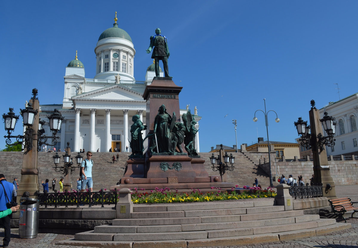 Памятник в хельсинки