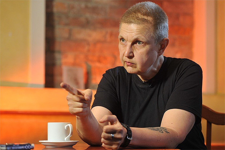 Мария  Васильевна вполне серьезно спрашивает - а ты прочитал "Волкодава"?