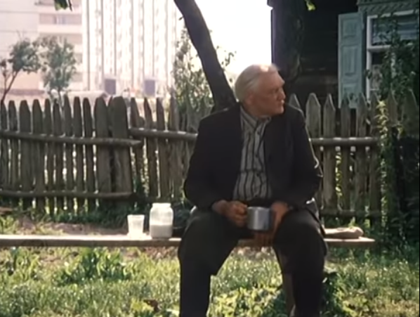 Кадр из фильма "Белые росы".