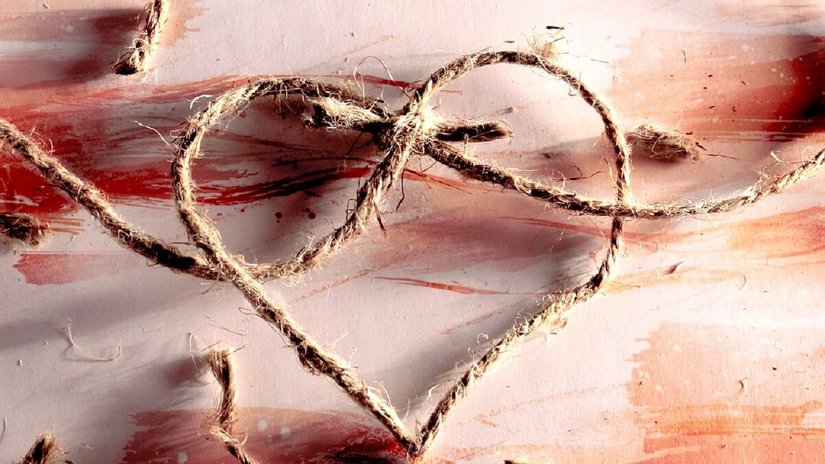 Дружба связана верёвкой.