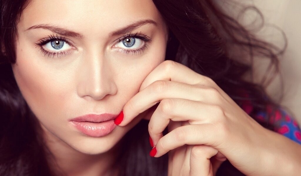 Настасья Самбурская фото из открытого источника яндекс