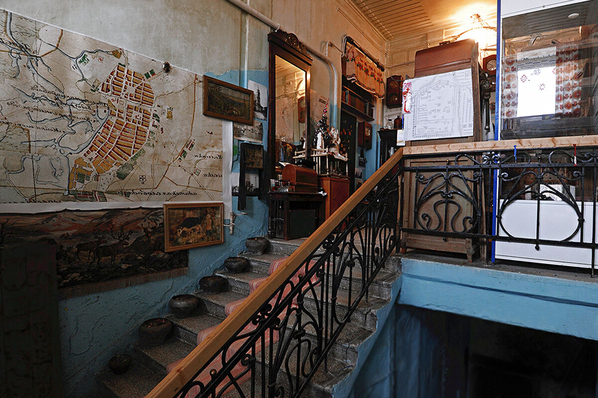 Вид подъезда изнутри