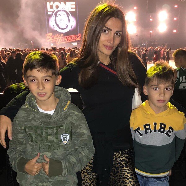 Асмик Вайе Рейтор (Мелконян) с детьми 