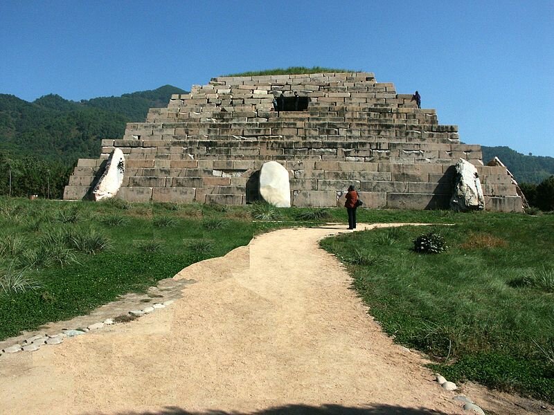 Так называемая Гробница генерала. Государство Когурё. Автор фото: kevsunblush  