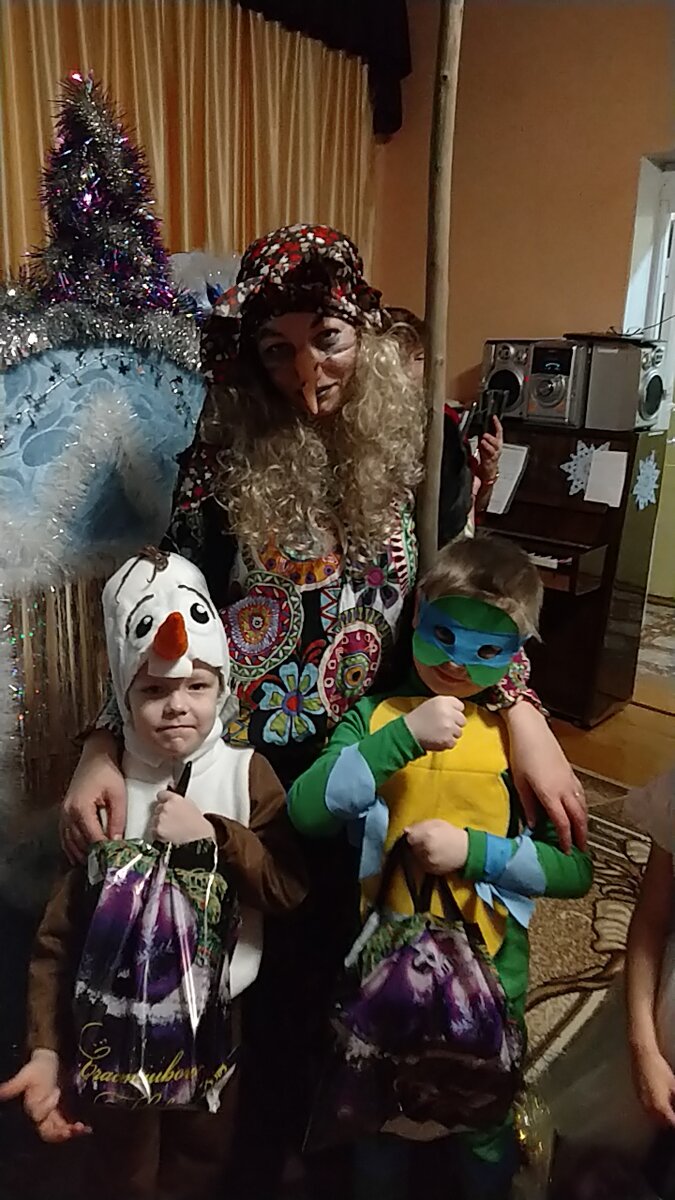 Шикарная Баба-Яга получилась из моей подружки)