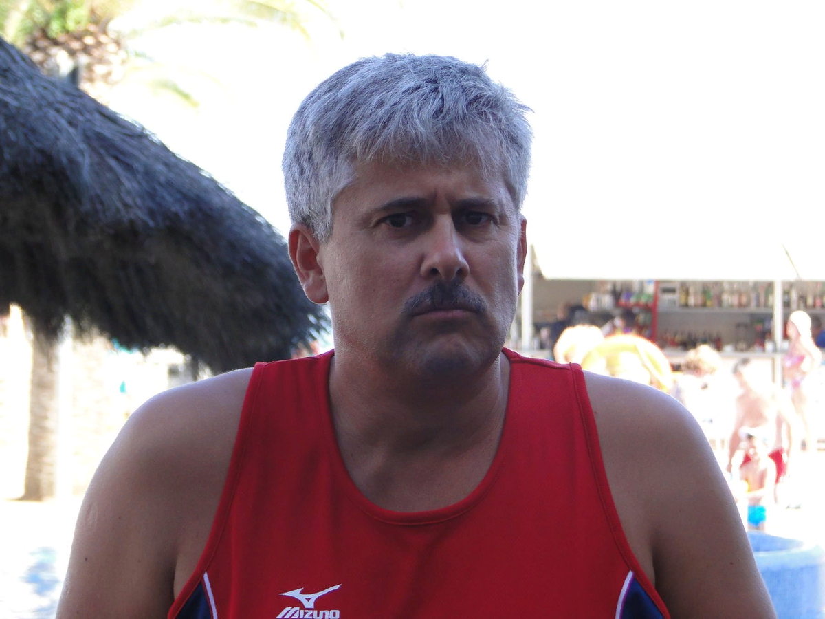 Не бойтесь. Это сыночек - чем-то недоволен вдали от  любимой мамы!!