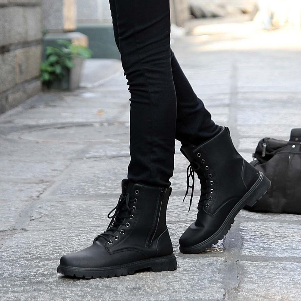 Высокие ботинки. Ботинки милитари стайл. Leather Chelsea Combat Boots. Мартинсы полуботинки стиль милитари. Баленсиага ботинки милитари женские.