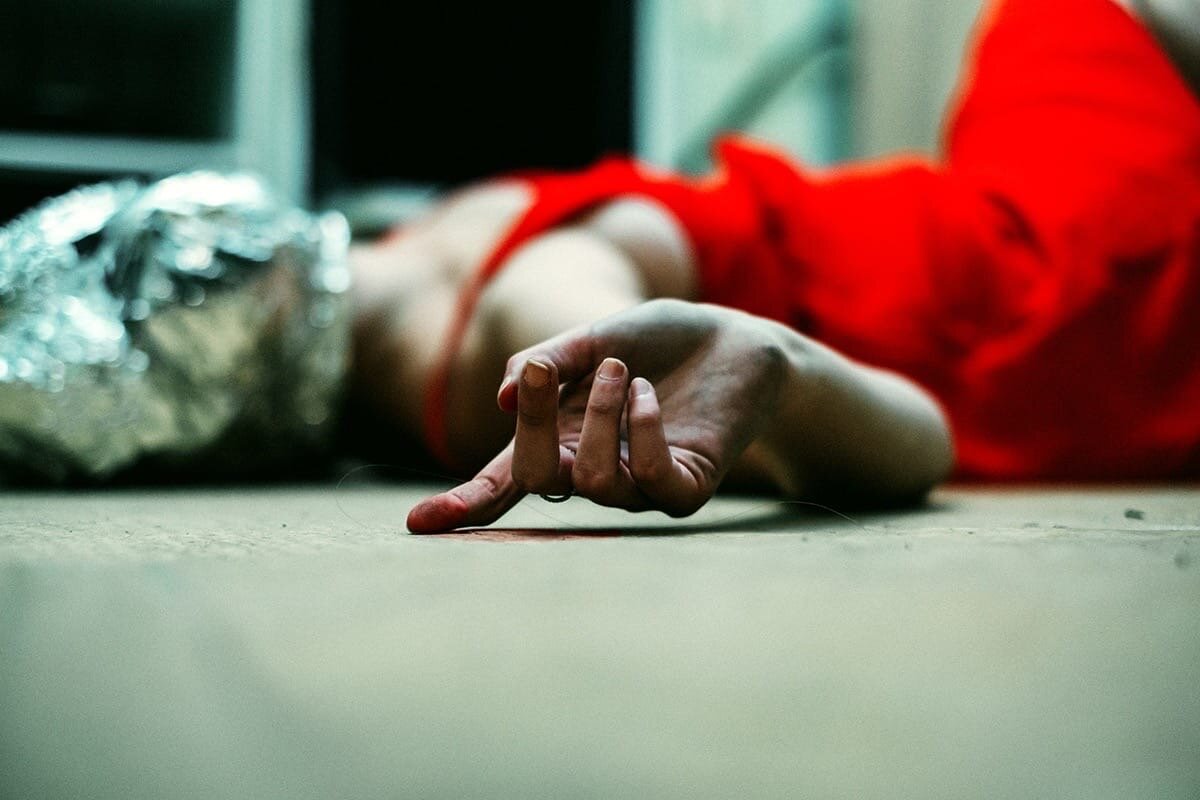 "На ужине была подруга Оксаны. Оказалось, что у нее какое-то психическое заболевание." - цитата из рассказа. 