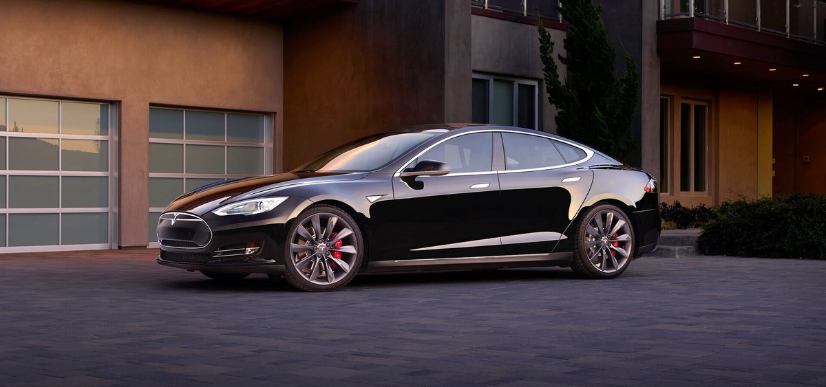 Электромобиль Tesla Model S