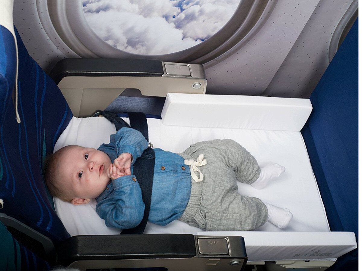 Люлька для малыша в самолете