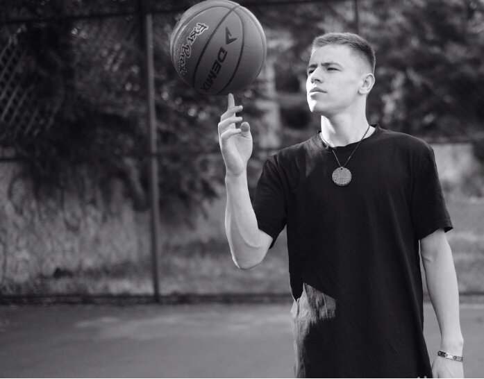 Соткан из боли 