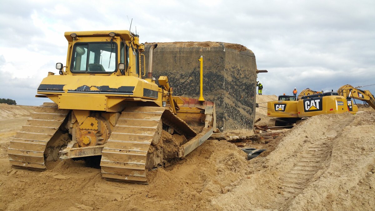 Фотография операции по перемещению НП из группы польских исследователей "Линии Молотова" https://www.facebook.com/GBKriepost/