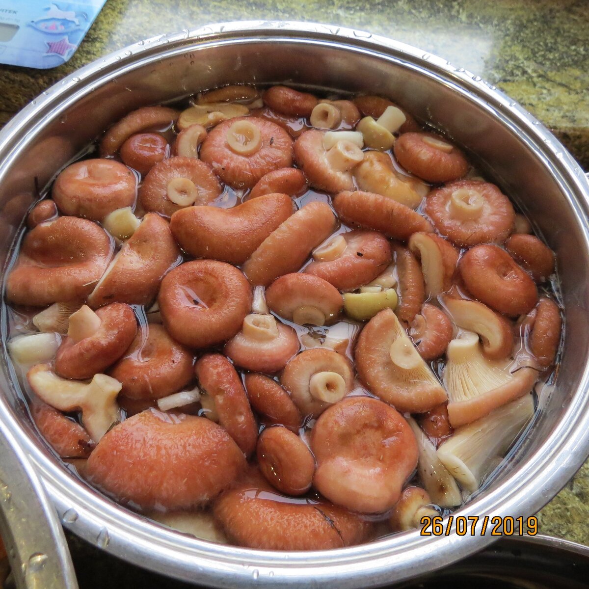 Очень аппетитны на вид, но вкус - на троечку.