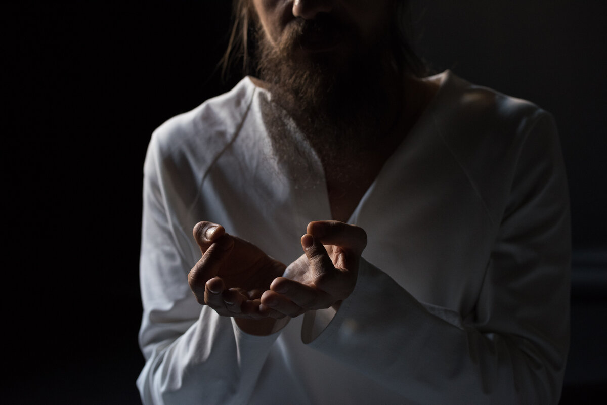 держите руки в удобном положении