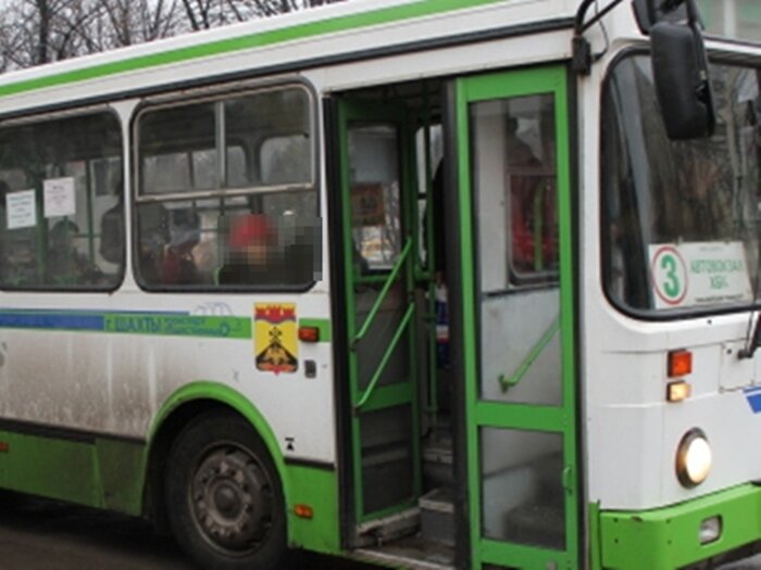 Автобус решим. Общественный транспорт Шахты. Автобусы города Шахты. Автобус в шахте. Общественный транспорт город Шахты.