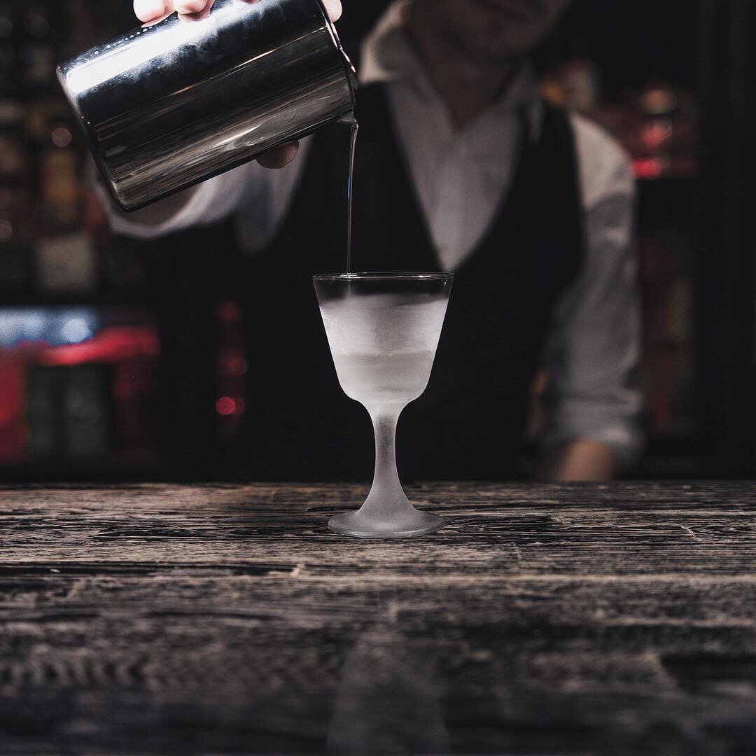 Мы еще познакомимся лично, я обещаю! Пока пусть моя скромная персона останется маленькой тайной😜