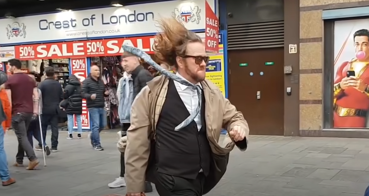 На грим у артистов уходит по несколько часов. Но чего не сделаешь ради искусства.