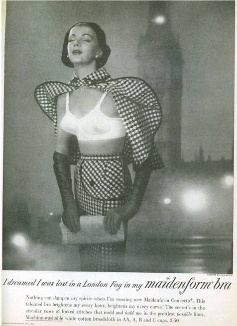 Я мечтала о том, как заблудилась в Лондонском тумане в моем бюстгальтере М.