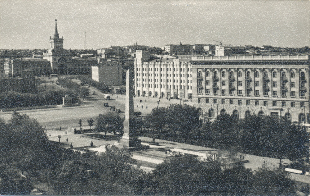 Сталинград магазин. Сталинград город до войны 1940. Площадь павших борцов Сталинград. Площадь Дзержинского Сталинград 1950. Сталинград площадь павших борцов до войны.