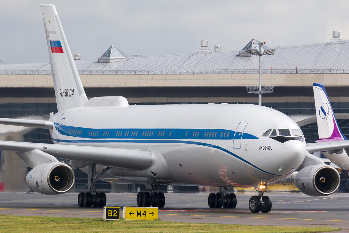 Ил-96-400М
