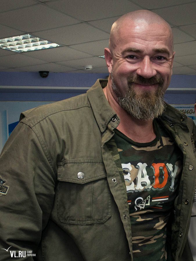 Специалист по теле-видео вещанию Сергей Бадюк.  Разве он был воином?  фото: картинки-яндекса.
