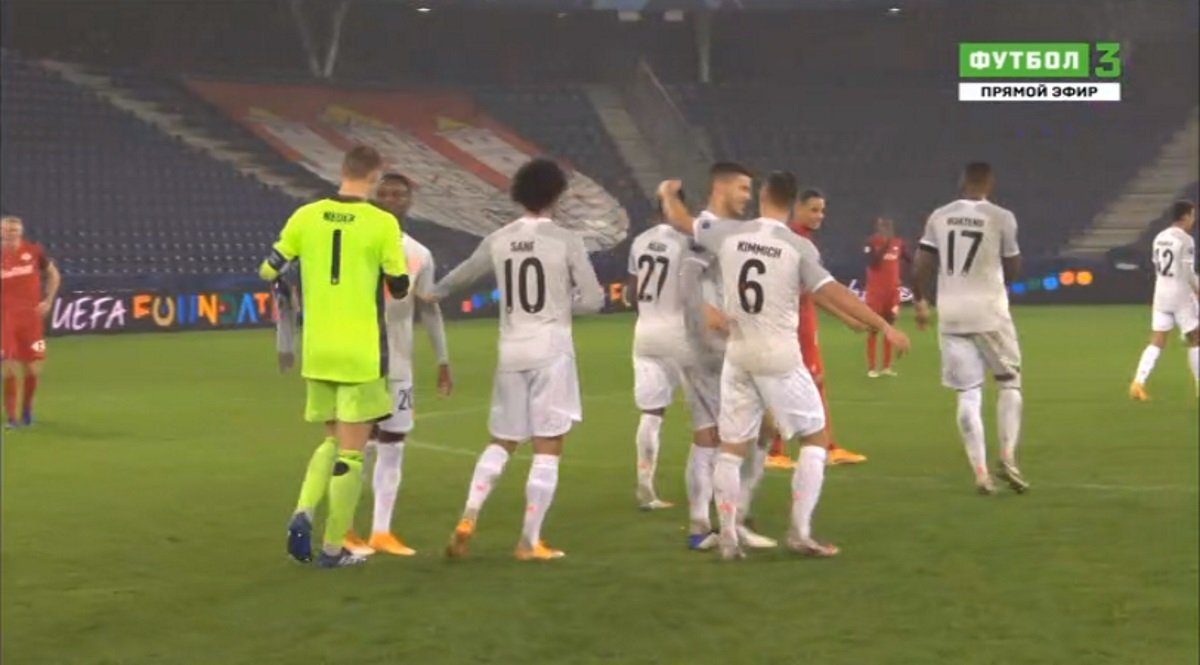 Матч «Бавария» - «Зальцбург». Кадр из прямой трансляции.