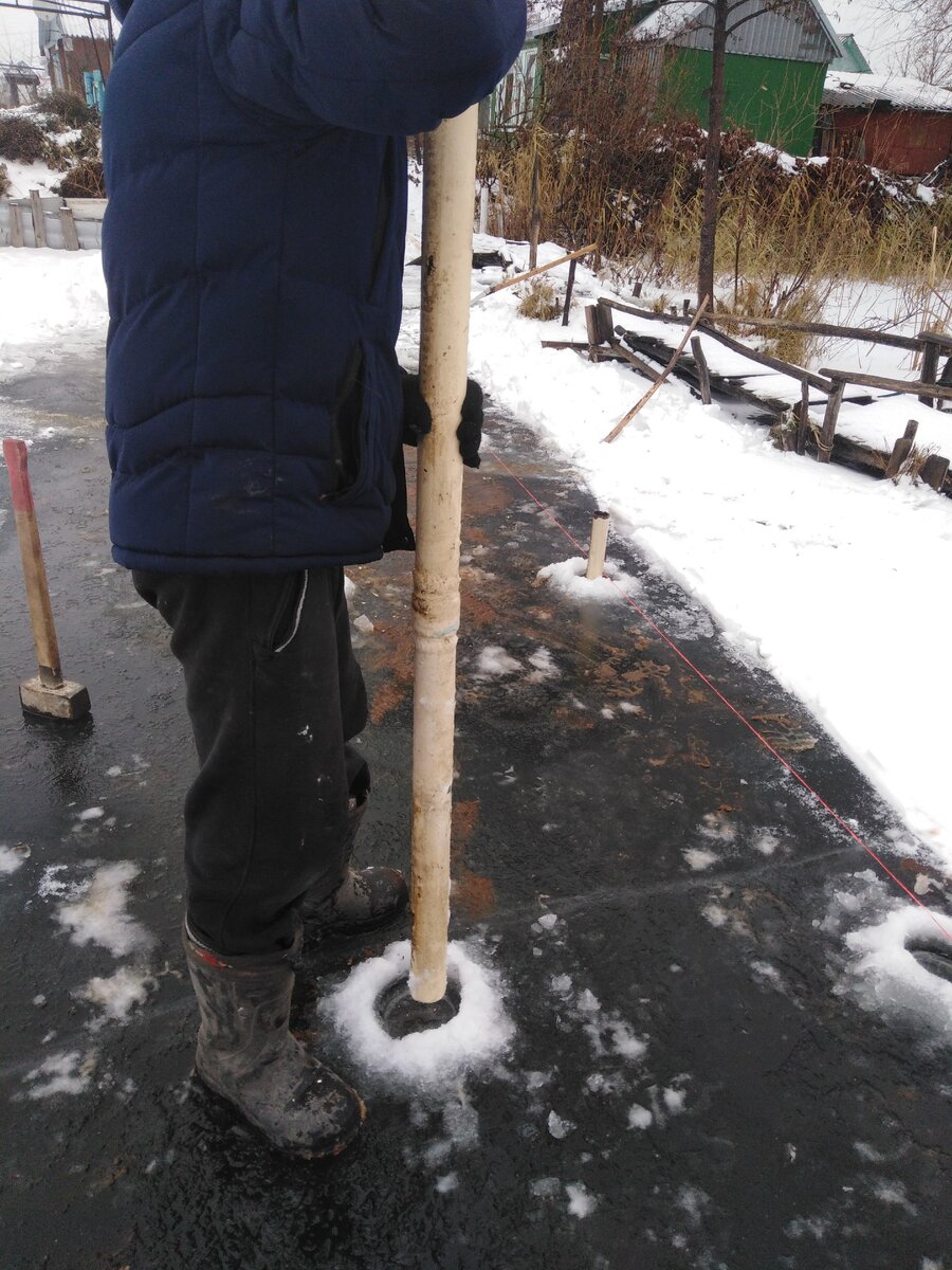 вбиваем сваи