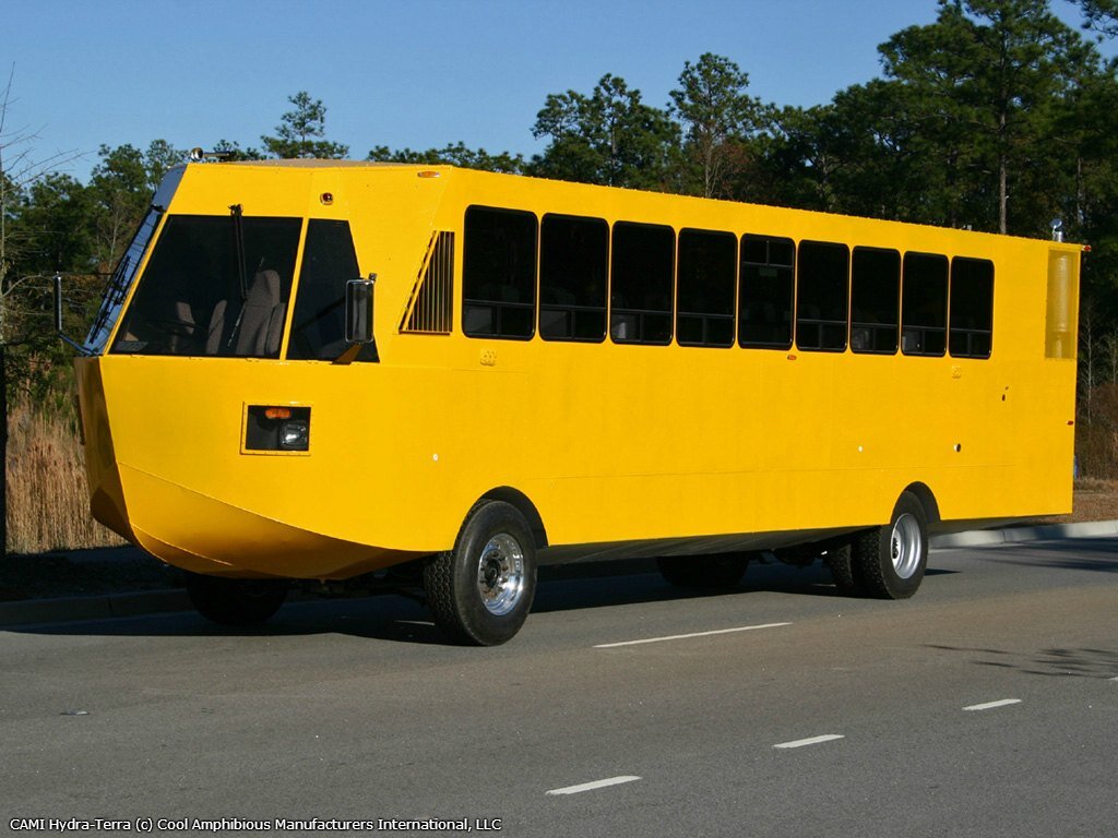 Автобус-амфибия CAMI Hydra-Terra (c) Cool Amphibious Manufacturers International, LLC