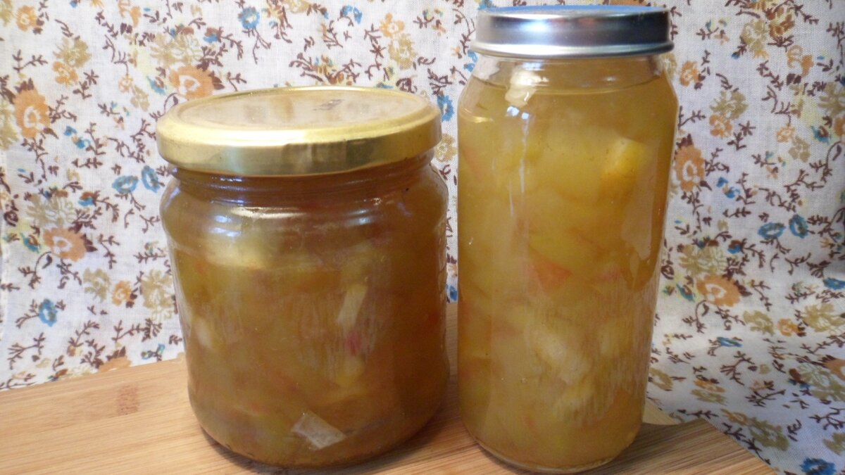 Арбузное варенье в баночках