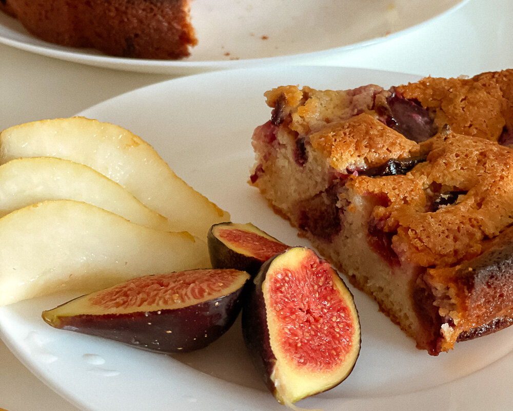 пирог со сливой и инжиром