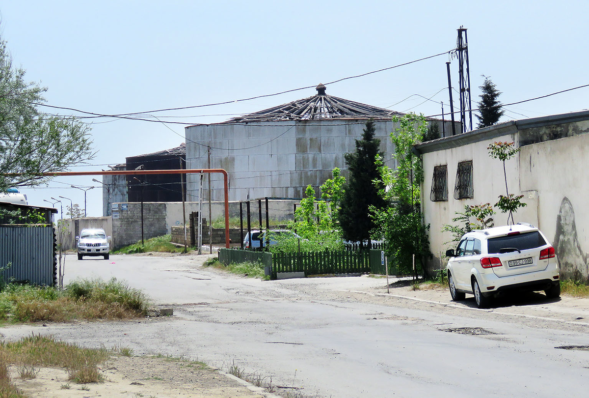 Поселки города баку. Черный город Баку. Баку 1900 черный город. Бакинский район. Черный город Баку сейчас.