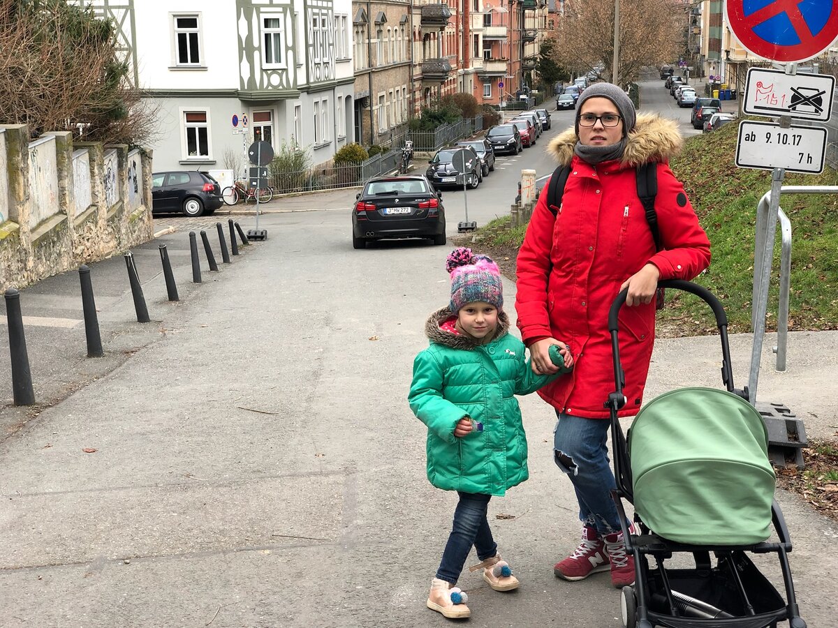 Мы еще не знаем, про нюансы работы магазинов в выходные дни и выглядим вполне счастливо. Фото автора