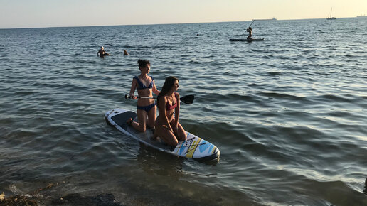 Опрос девушек на пляжах Дивноморска. Рассказывают, почему выбирают этот курорт