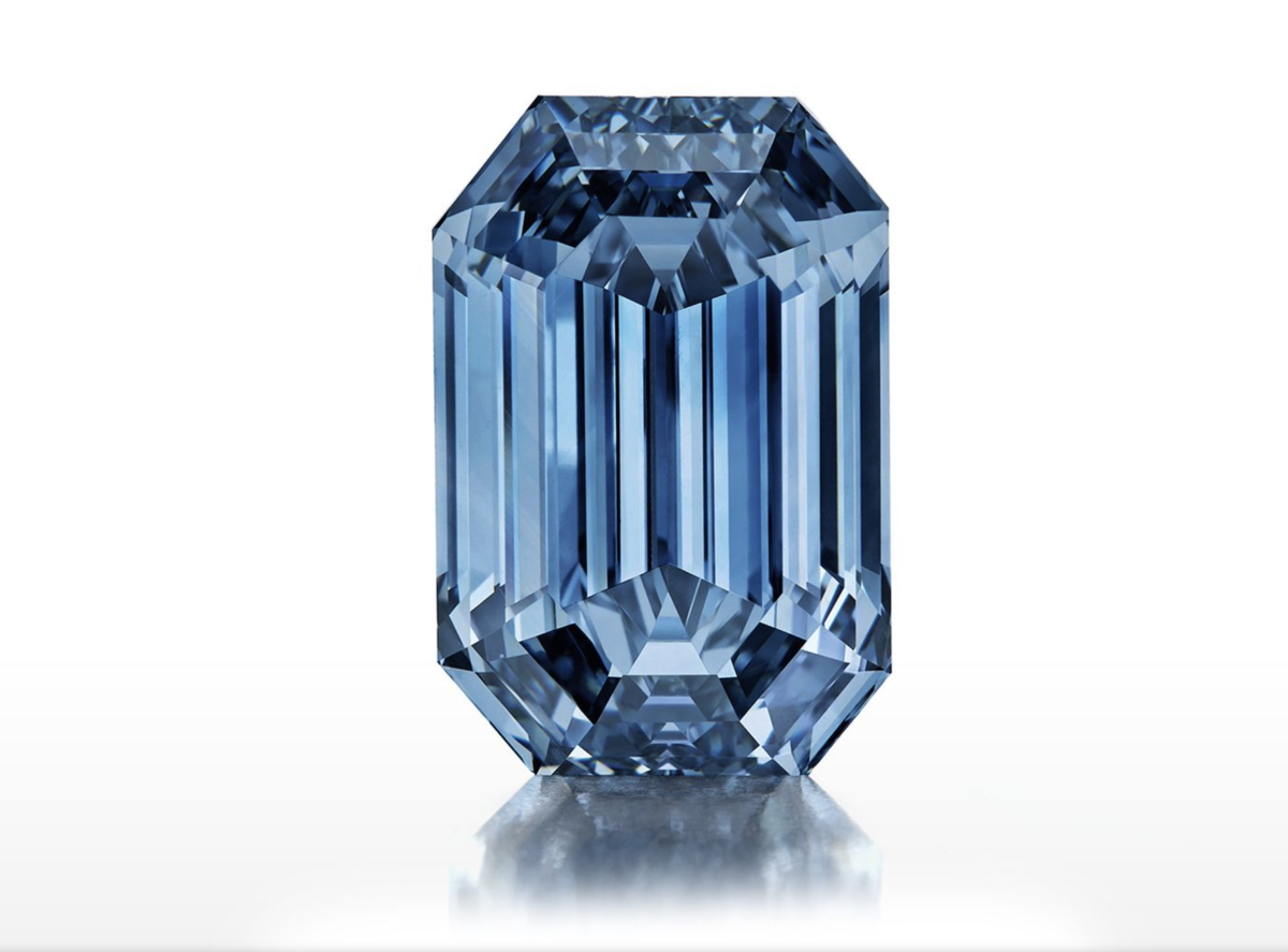 Руководство компании приняло решение огранить алмаз в ступенчатую огранку из-за уникальных характеристик