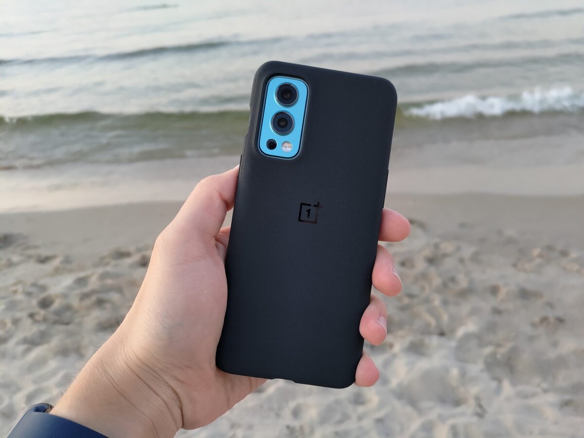 задняя панель смартфона OnePlus Nord 2