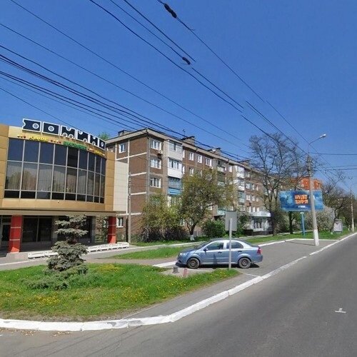 В этом доме я жил с родителями, отсюда уходил в армию.