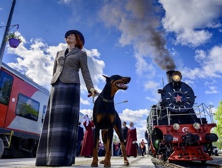 Фото: http://rk.karelia.ru/promo/nash-parovoz/ , Рускеальский экспресс. Фото: Виктор Казарин