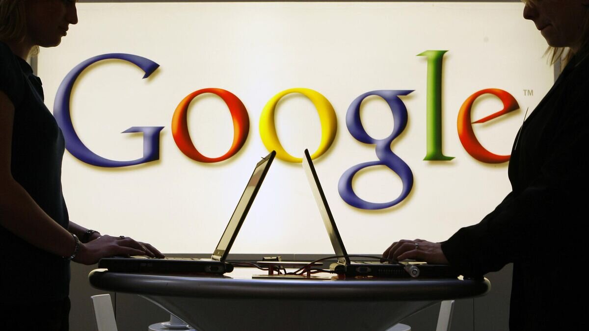   Логотип компании Google© AP Photo / Jens Meyer