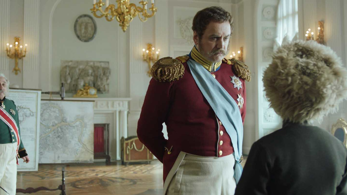 Кадр из фильма, Николай I и юный, но смелый Джамалутдин