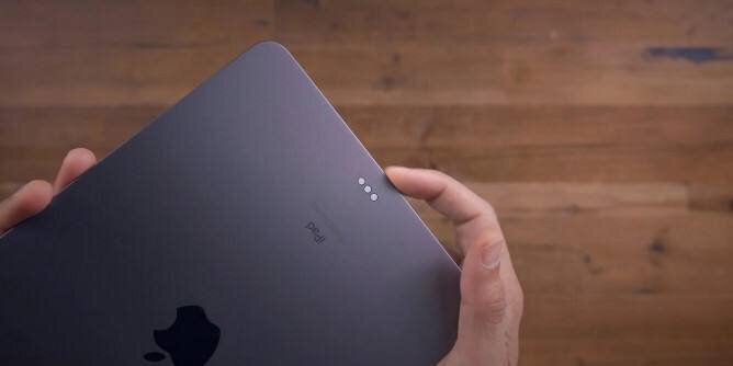 Будущие iPad Pro получат новый четырехконтактный разъём Smart Connector.

Нынешнее поколение iPad Pro оснащено трёхконтактным Smart Connector. Издание предполагает, что дополнительный пин может расширить список возможностей аксессуаров, подключаемых через Smart Connector.#apple #ipad #ipadpro #news #новости #айпад 