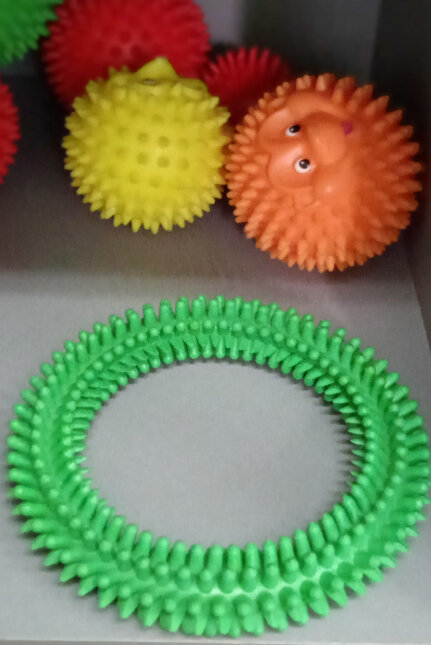 Вот такого оранжевого ежика сын постоянно требовал себе