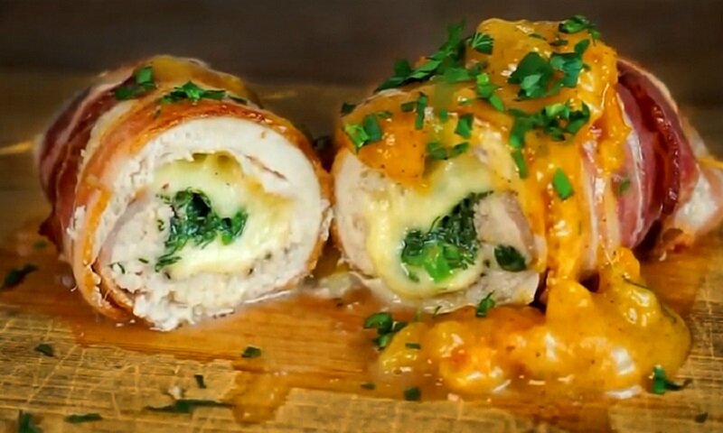 Куриные рулетики с начинкой для праздничного стола 