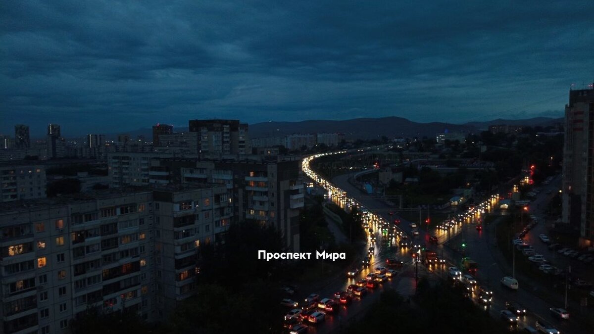     В Красноярске наблюдаются сильные пробки на Копыловском мосту и ближайших к нему улицах.