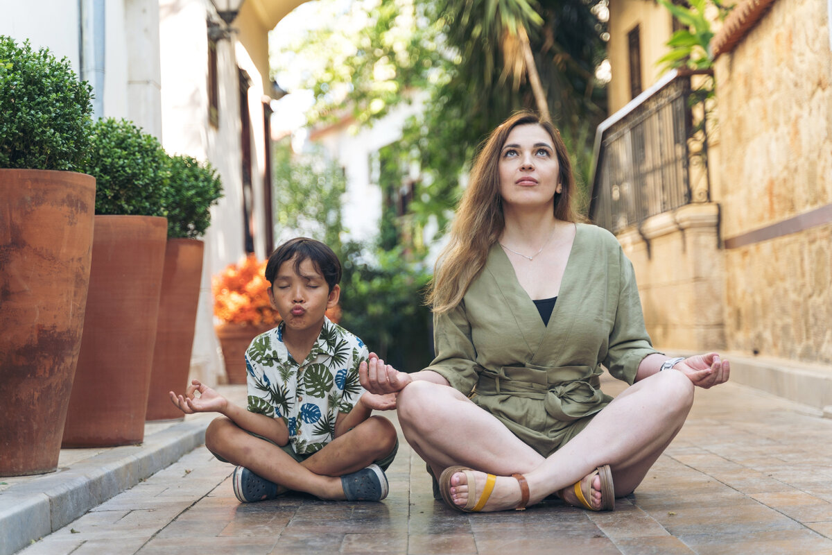 Каждый справляется со стрессом по-своему. Можно так...