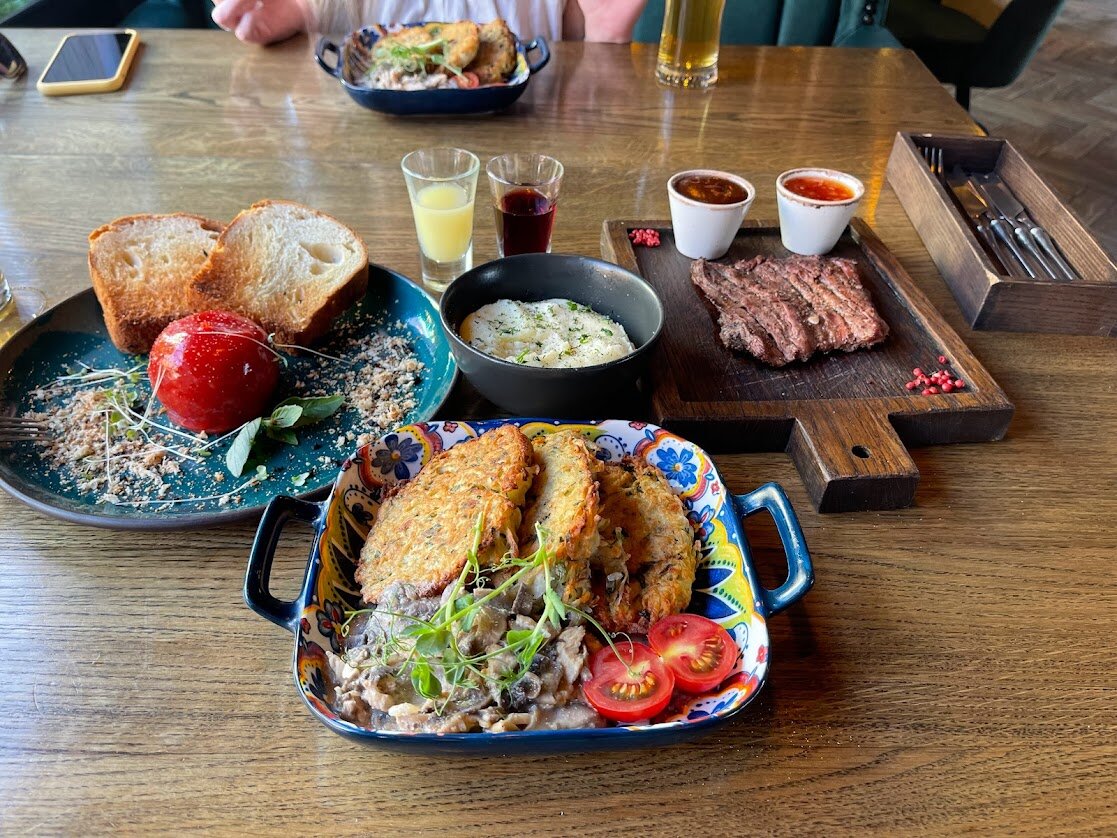 Высоковск кулинария ленина 10. Покушать на ленина. Макбургерс. Кафе апельсин. Покушать на ленина.