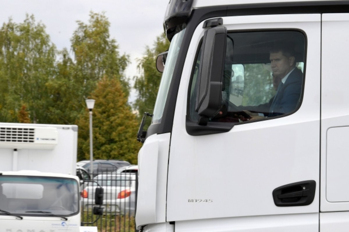    Решетников в Татарстане увидел, как собирают AURUS, и проехал на КАМАЗе