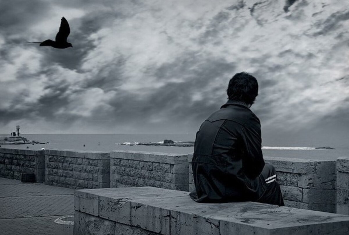 Довольно печальные. Одиночество боль. Грусть одиночество. Это грусть. Это одиночество.