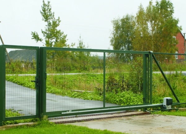 Откатные ворота из 3D сетки