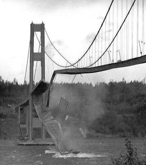 Разрушение первого варианта Tacoma Narrows Bridge в 1940 г.